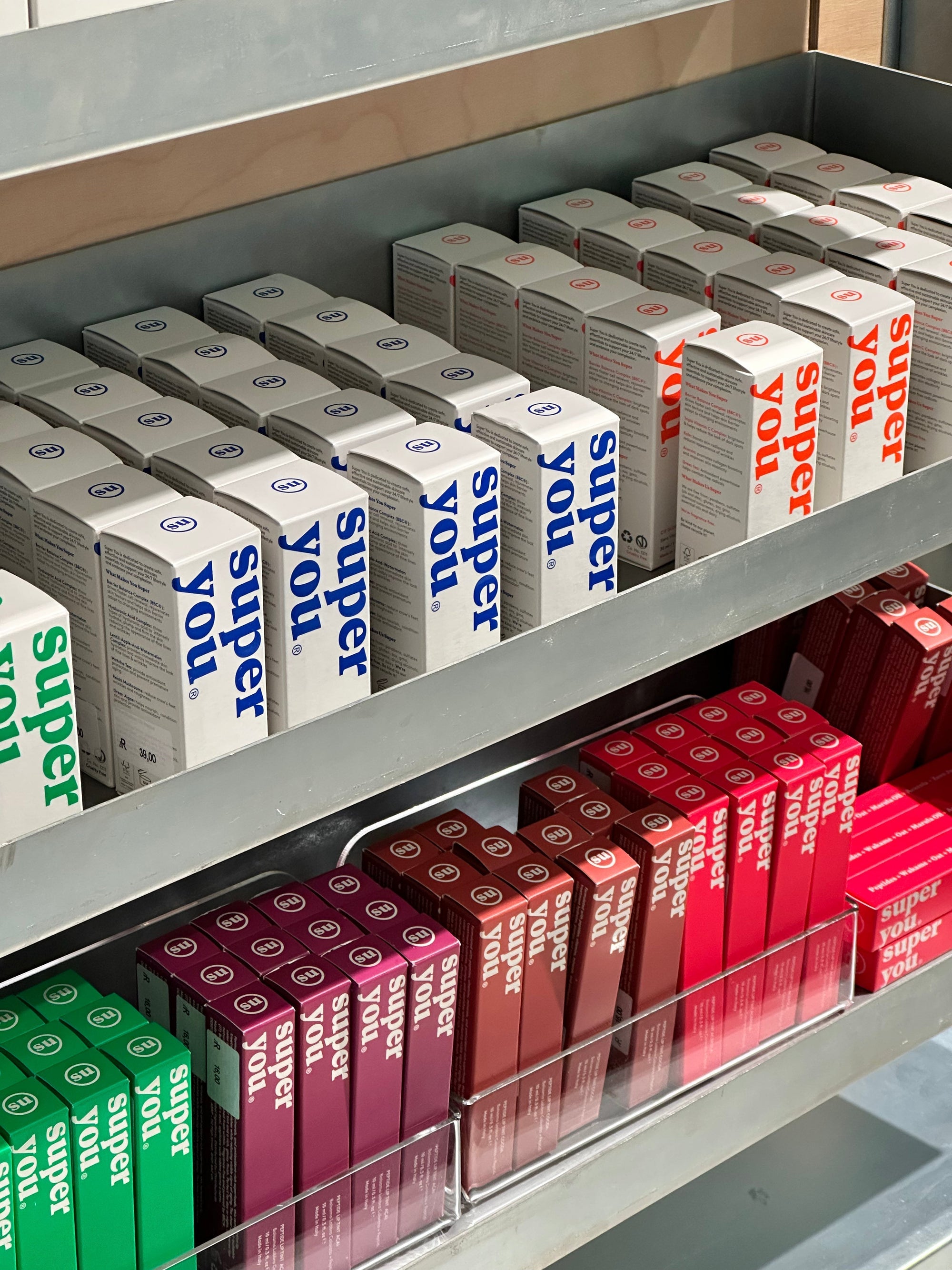 Eco-friendly skincare packaging made with recyclable materials and sustainable design.